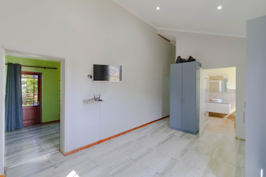 4 Bedroom Property for Sale in Sandbaai Western Cape